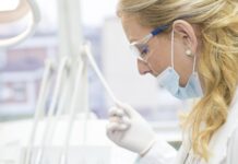 Czym dentysta zatruwa ząb? Czym dentysta zatruwa ząb?