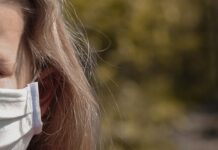 Dlaczego lekarze podczas operacji noszą maseczki? Dlaczego lekarze podczas operacji noszą maseczki?